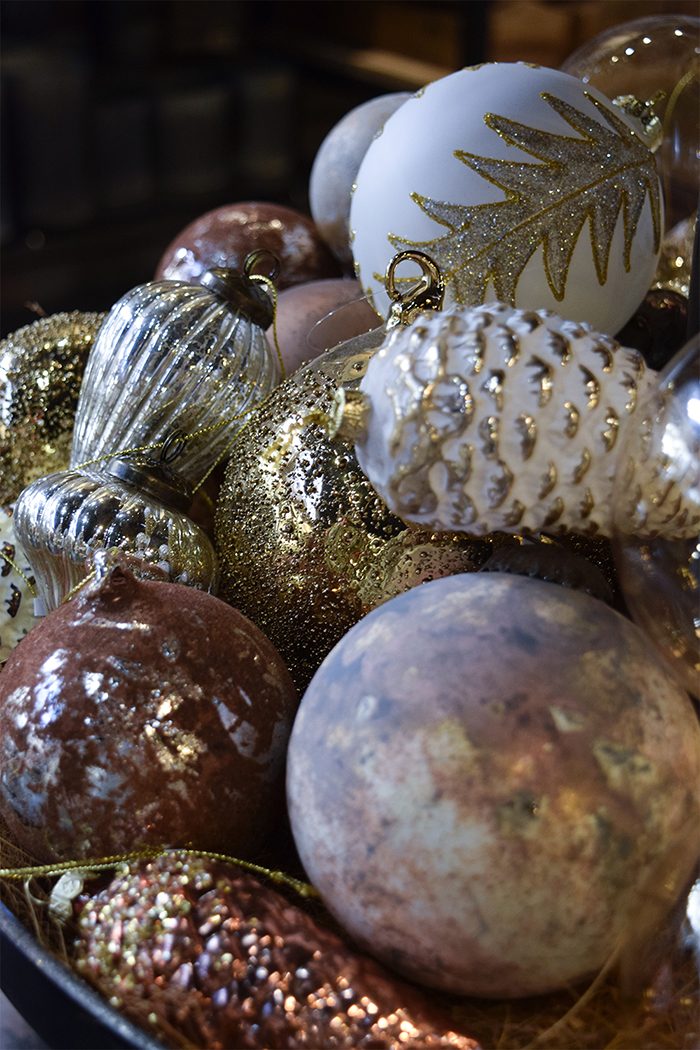 gold-ornaments-sm Your Holiday Decorating & Gift Guide